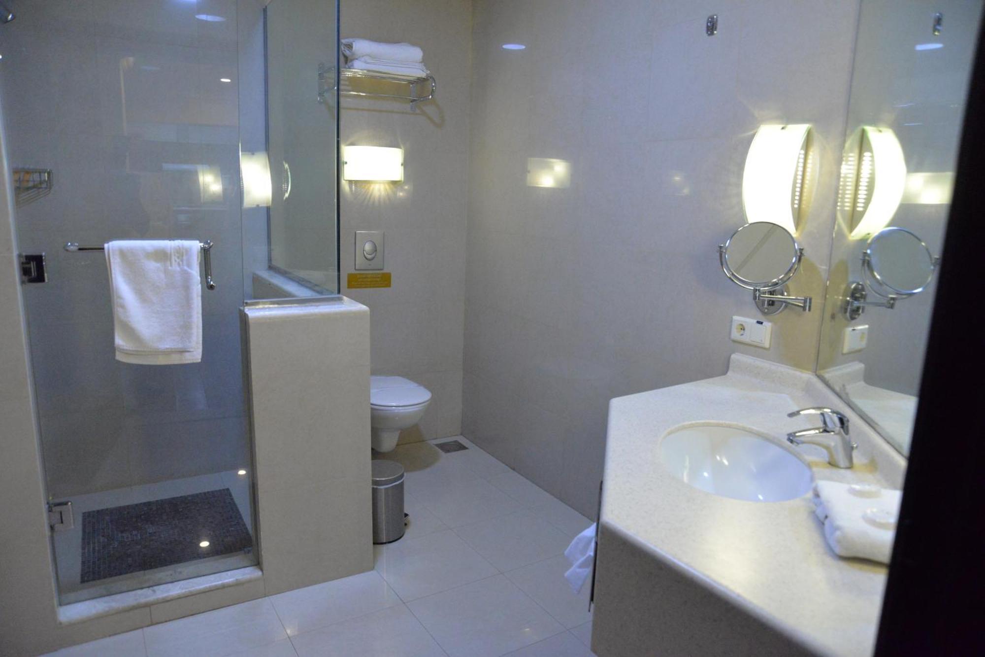 The Palace Suites Al Khobar Ngoại thất bức ảnh