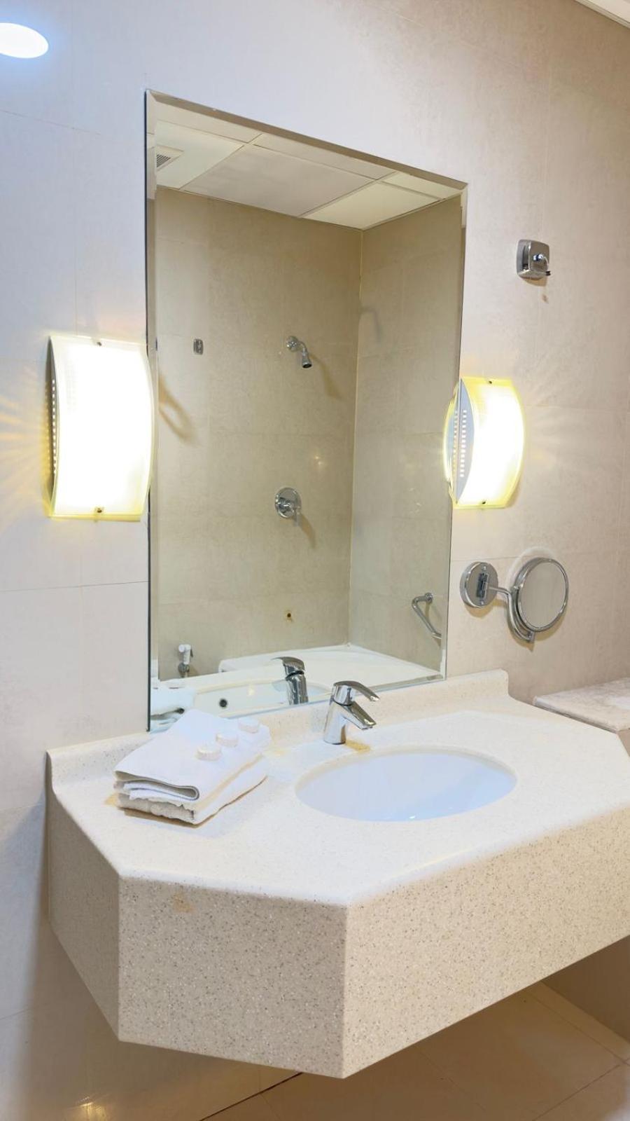The Palace Suites Al Khobar Ngoại thất bức ảnh
