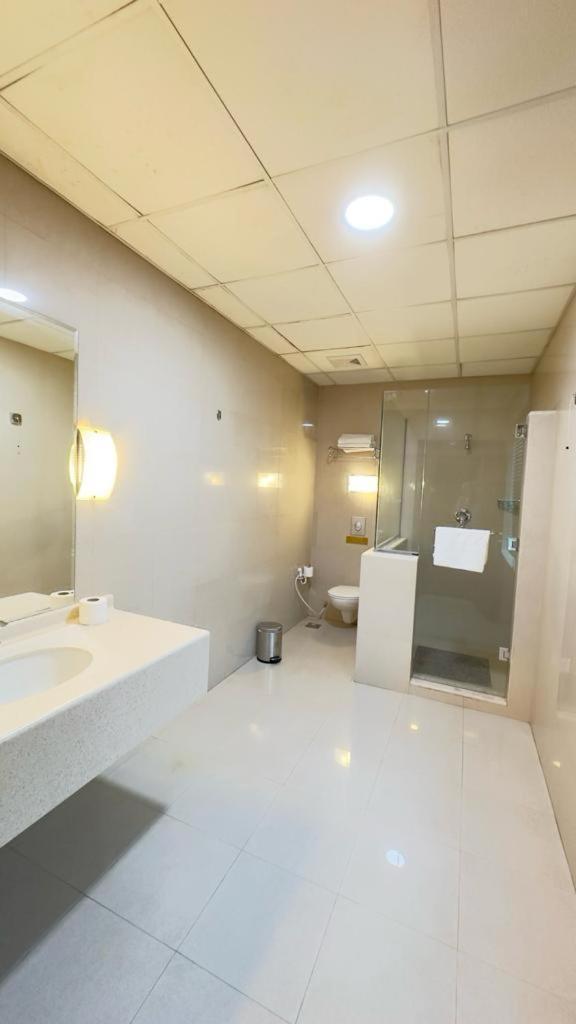 The Palace Suites Al Khobar Ngoại thất bức ảnh