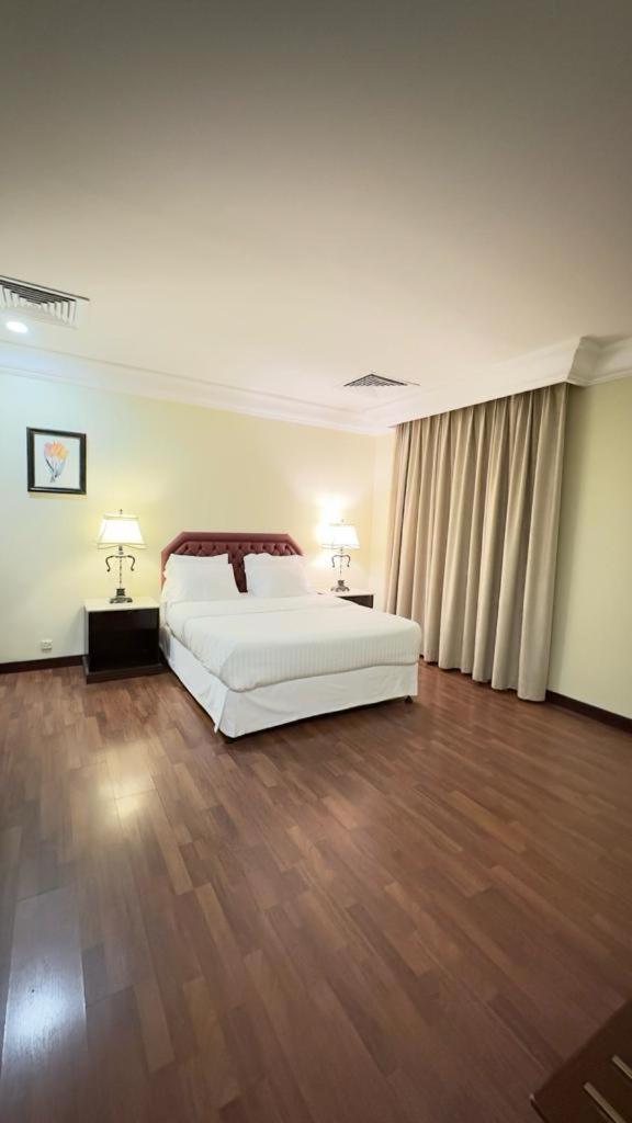The Palace Suites Al Khobar Ngoại thất bức ảnh