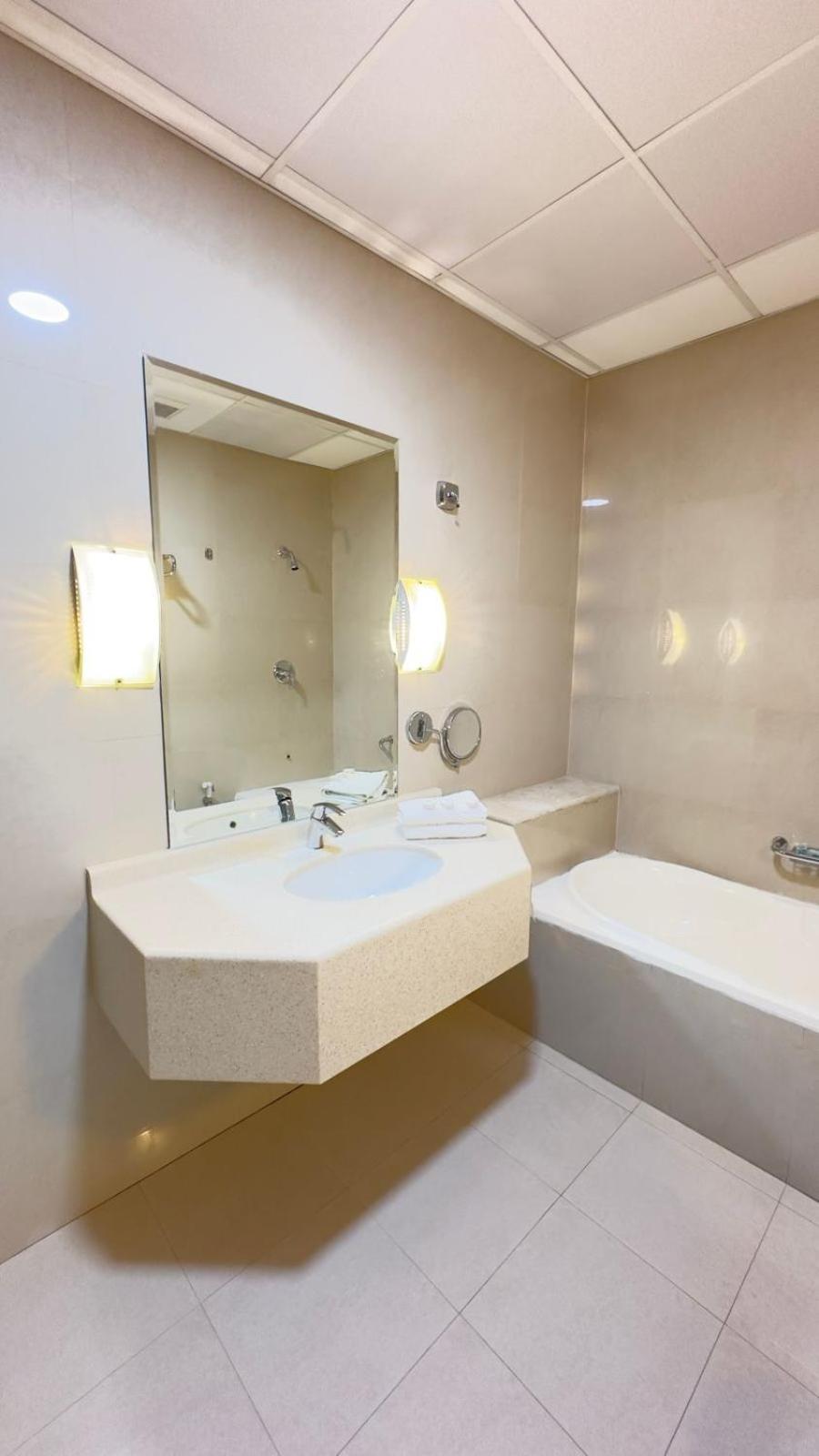 The Palace Suites Al Khobar Ngoại thất bức ảnh